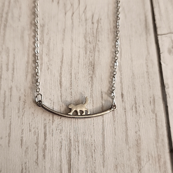 Cat Walking Necklace Zinc Alloy 14 inch Chain NYG - Picture 2 of 4